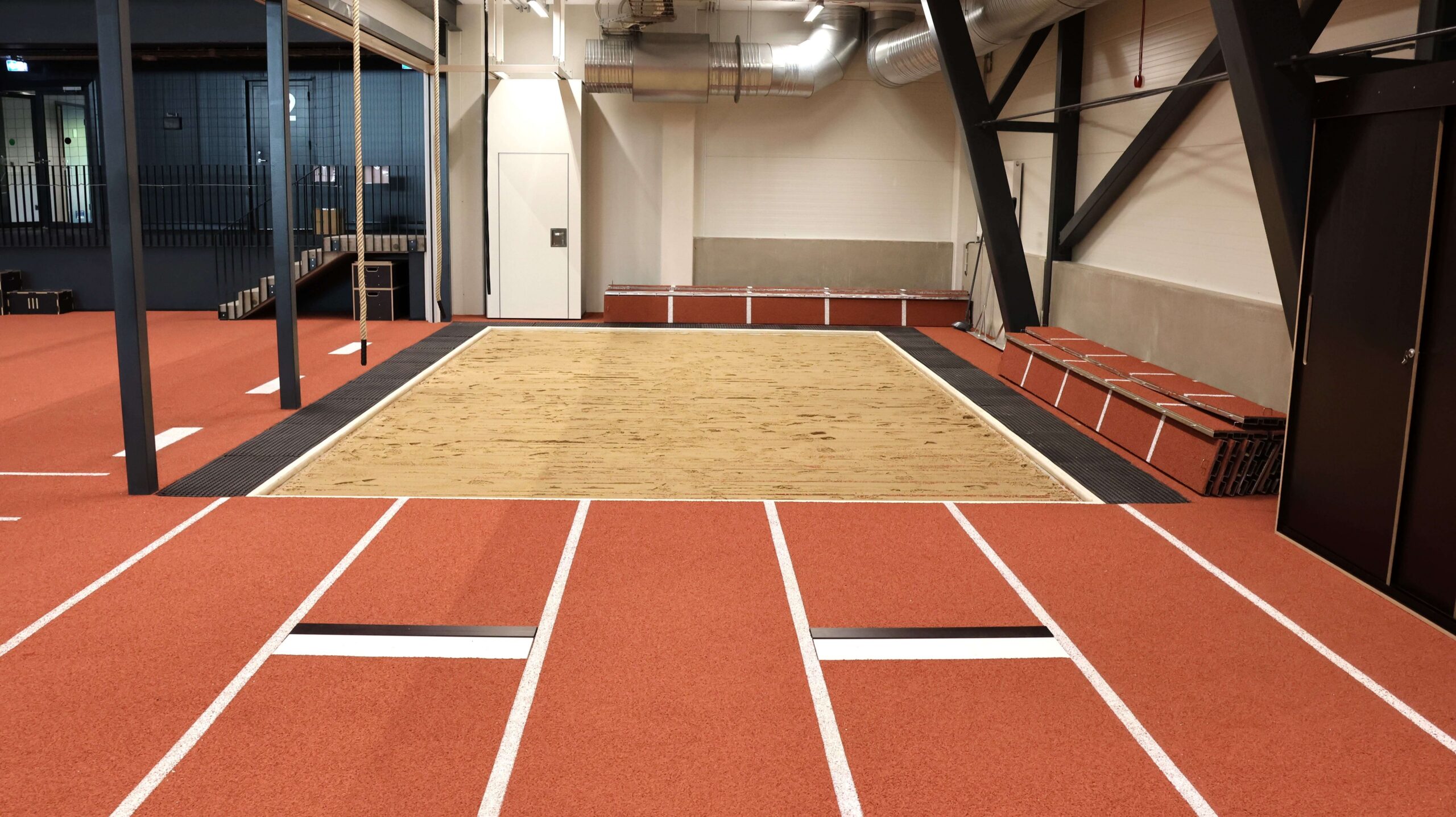 Viimsi kergejõustikuhalli kaugushüppekast